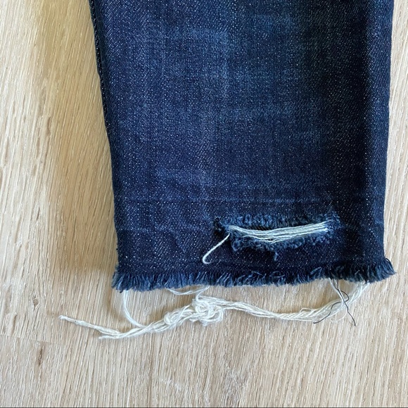 Guess Straight Leg Jeans - Picture 8 of 10